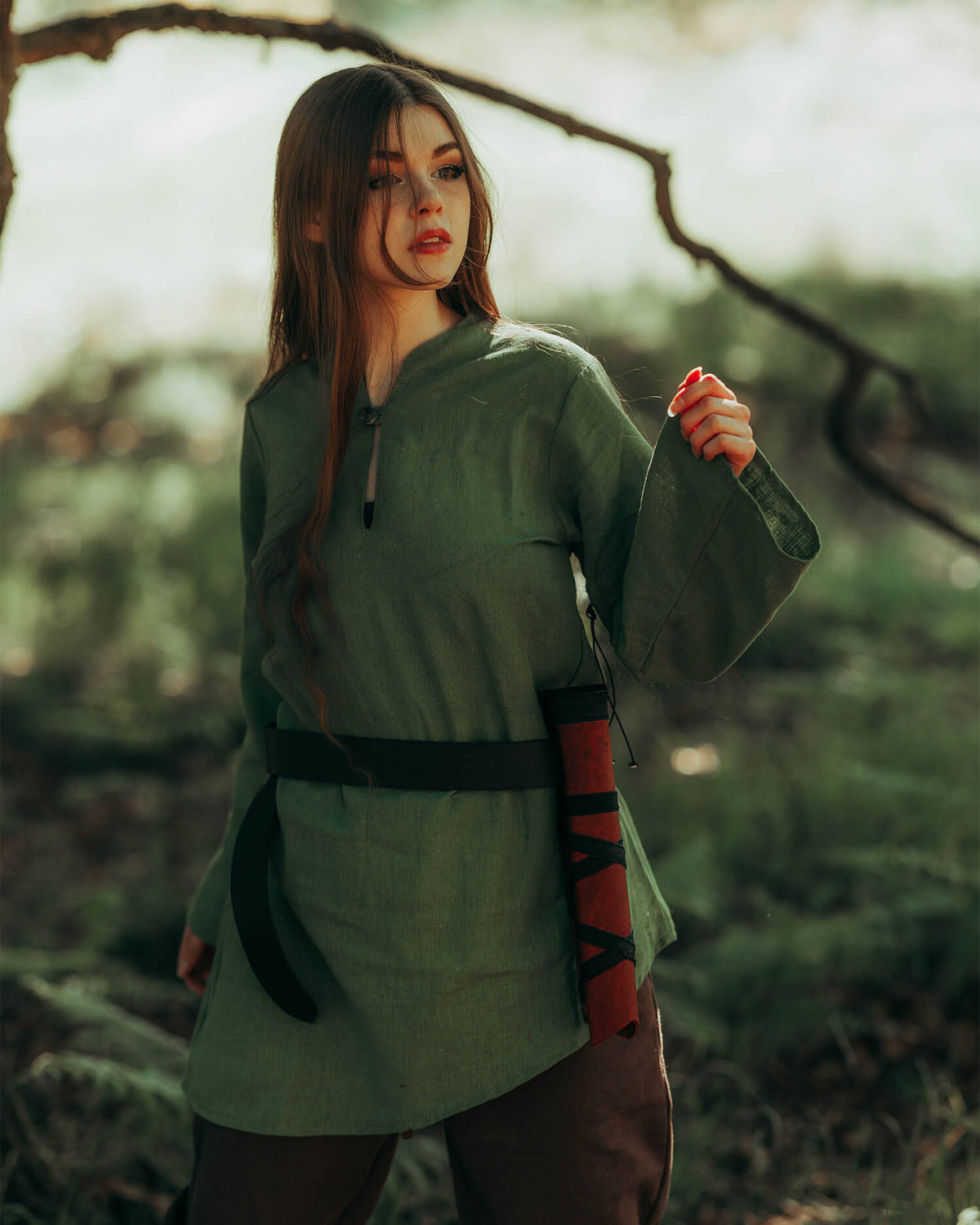 Blusa medieval en lino modelo Galatea, color verde