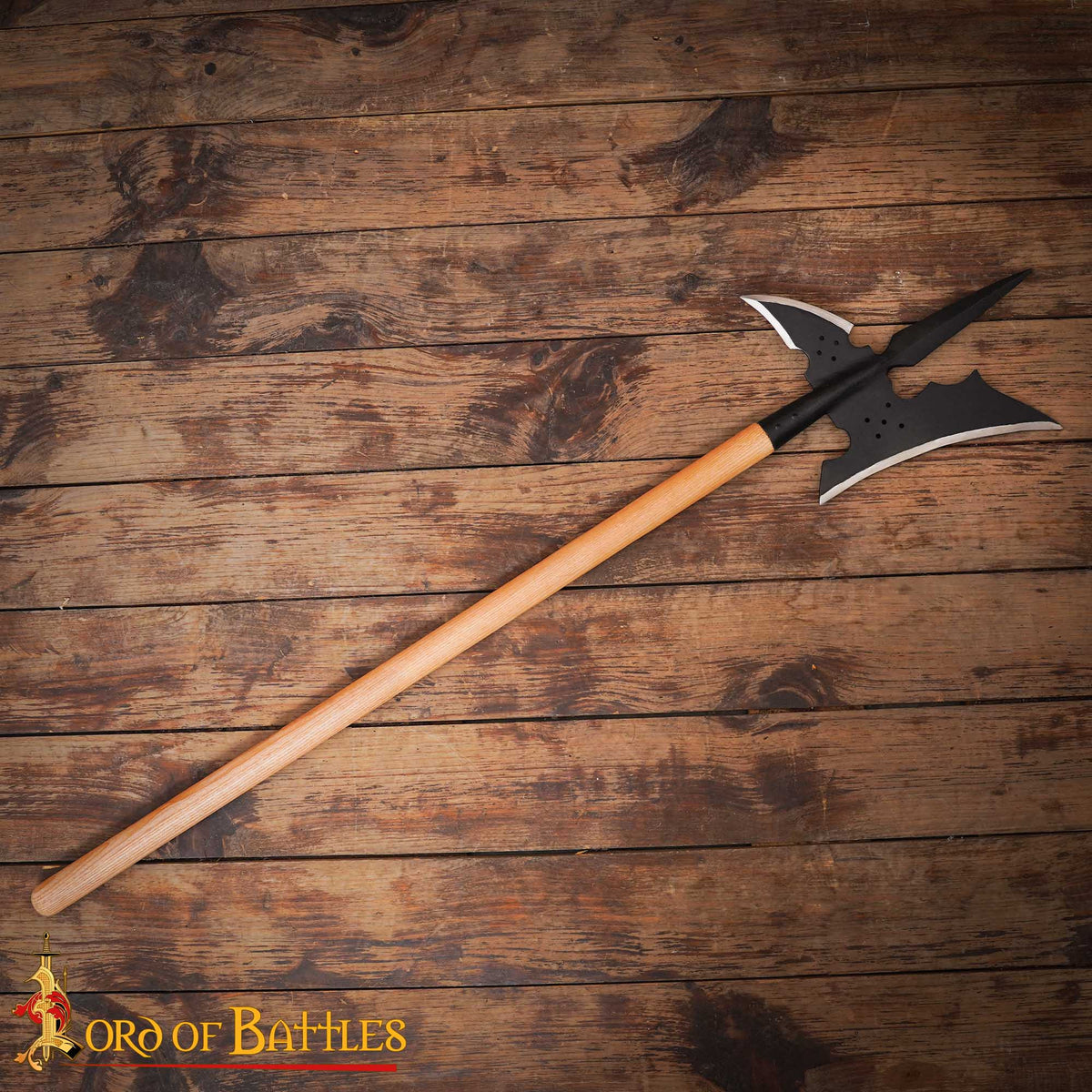 Hacha de asta medieval forjada, acero carbono (122 cm.)