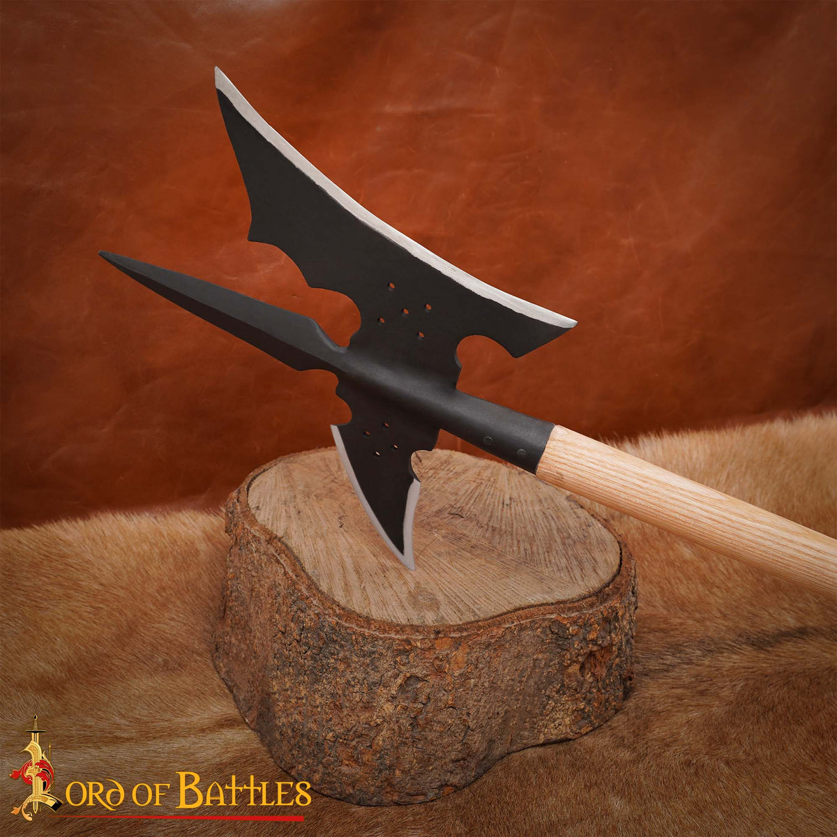 Hacha de asta medieval forjada, acero carbono (122 cm.)