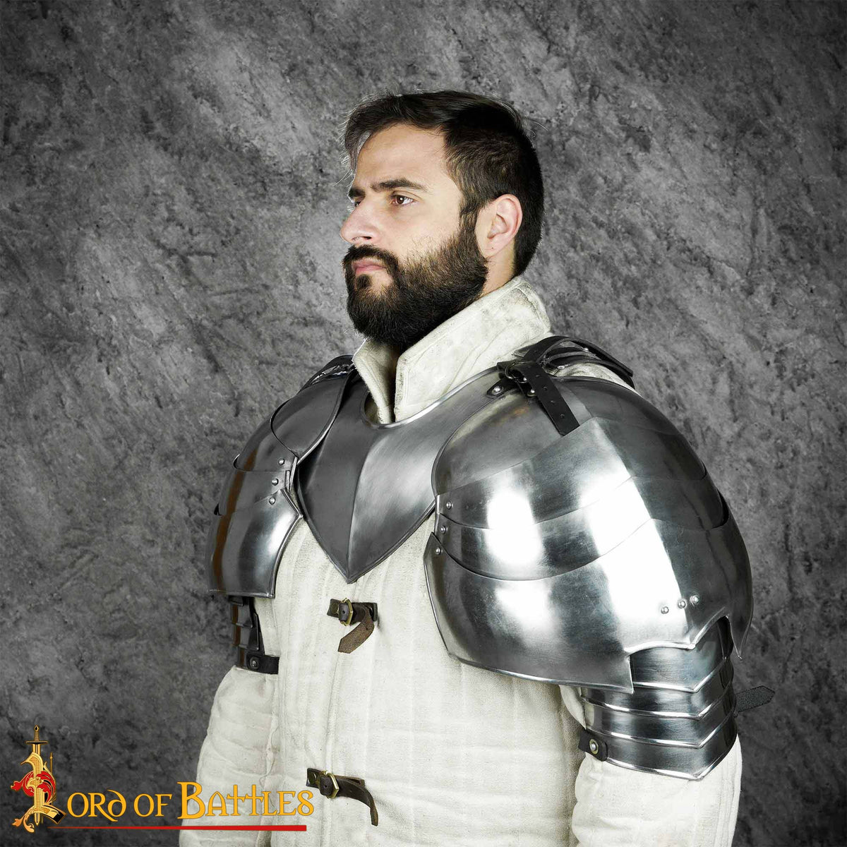 Hombreras medievales para cosplay y recreación