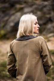 Vestido Vikingo Mujer modelo Idun con Bordados, beige