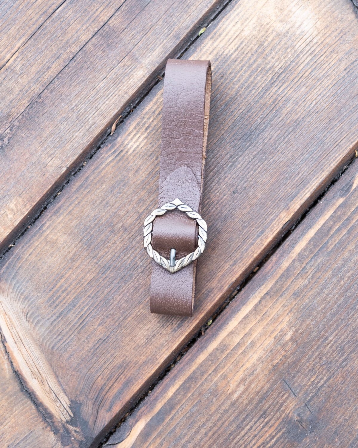 Tahalí medieval cuero marrón para cinturón, modelo Nyana