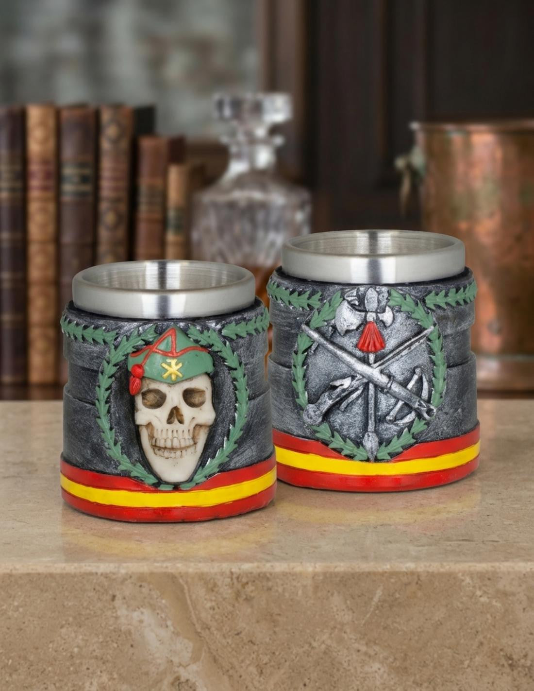 Vaso de chupito en resina modelo Calavera Legionaria _IA