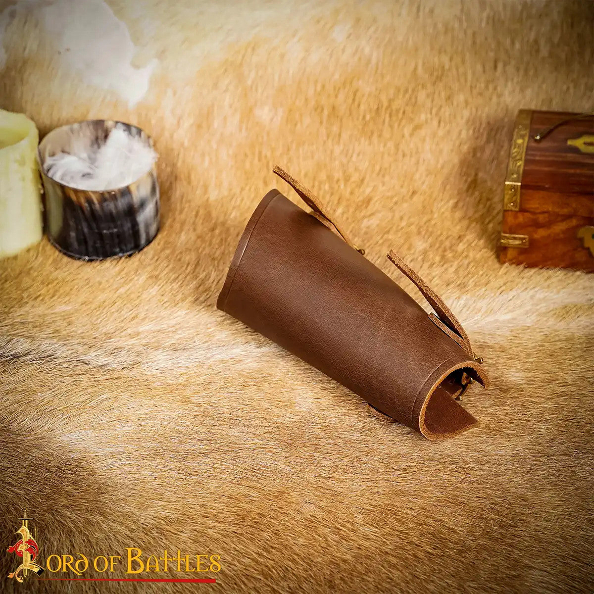 Protector medieval de brazo para arqueros, en cuero marrón