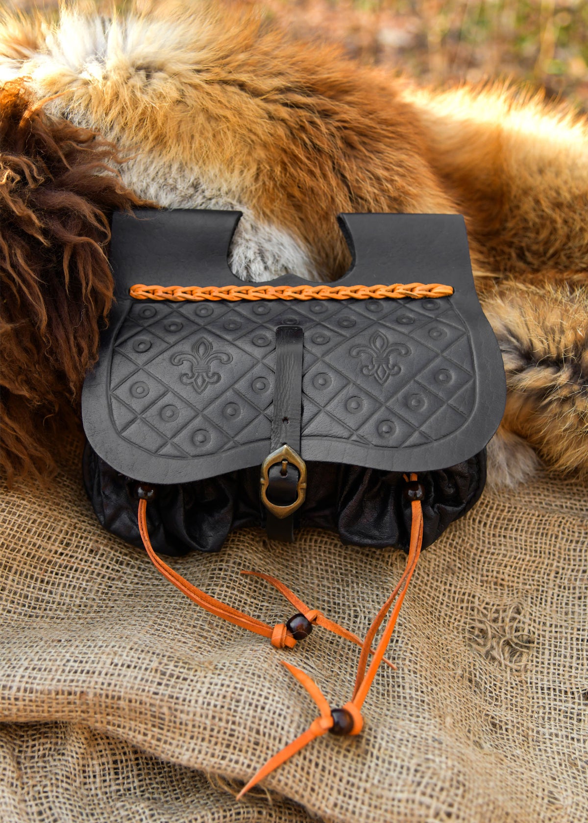 Bolso riñonera medieval Dordrecht en cuero negro, siglos XIV-XV