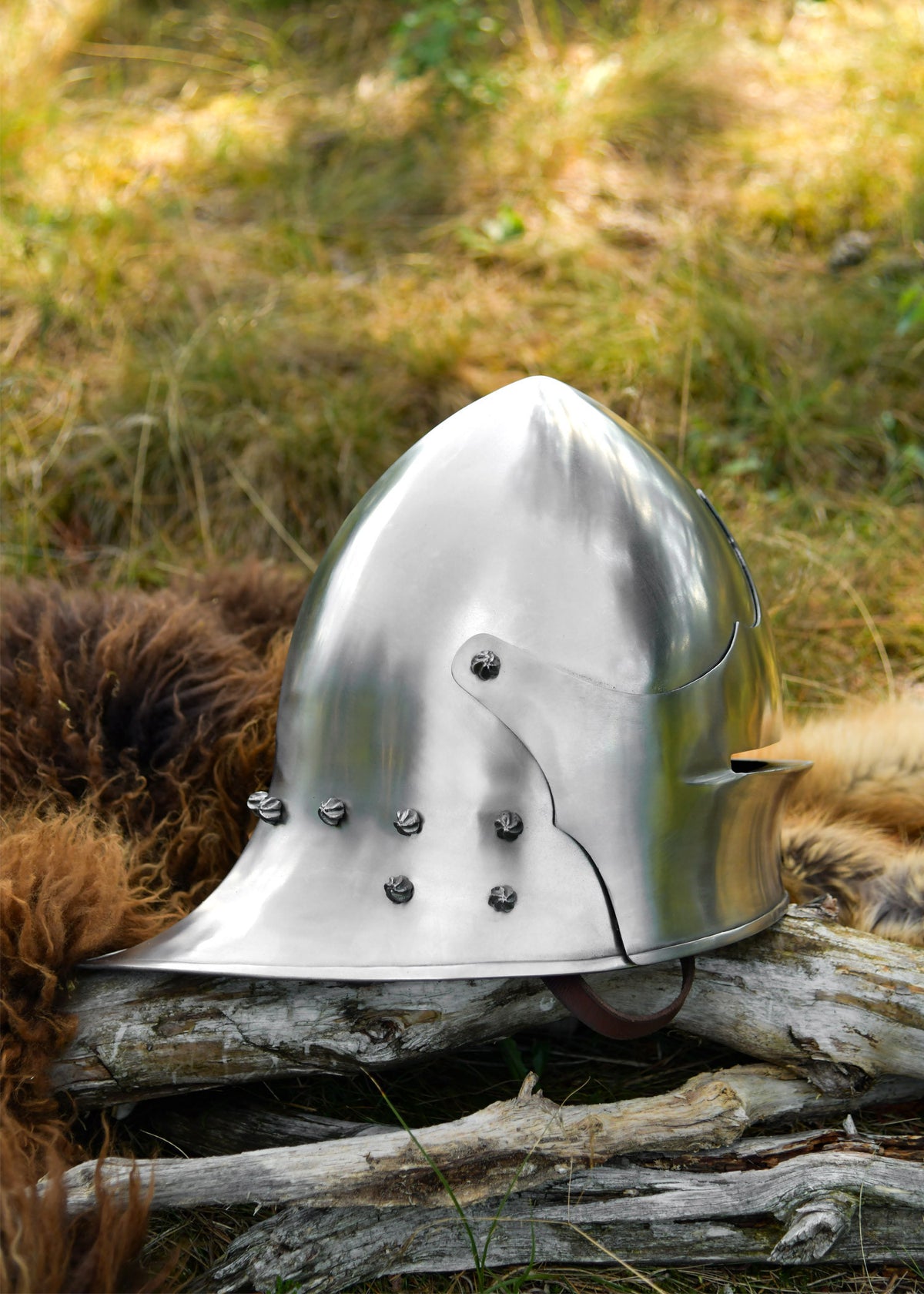 Casco Sallet Inglés en acero con forro interior - Siglo XV