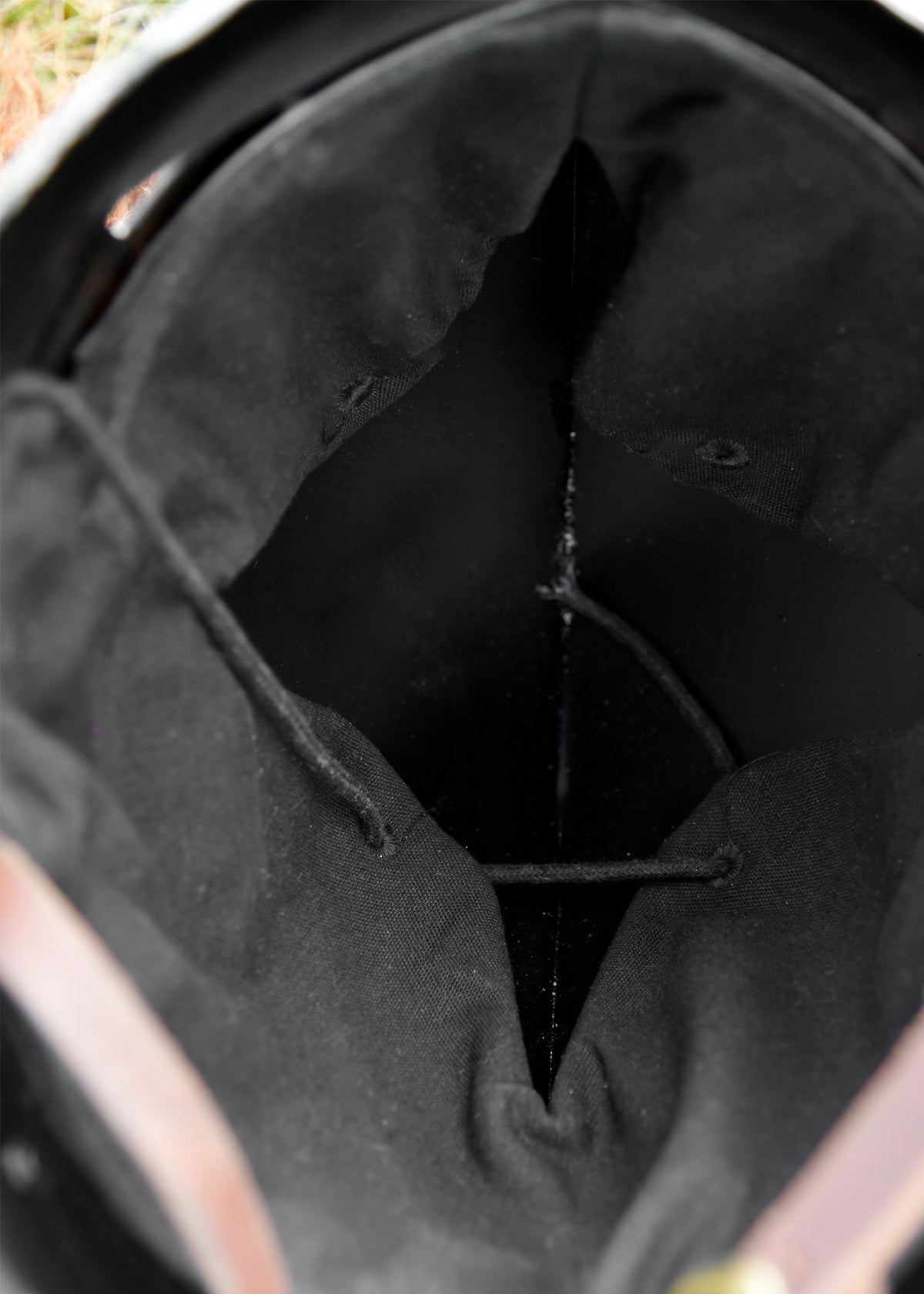 Casco Sallet Inglés en acero con forro interior - Siglo XV