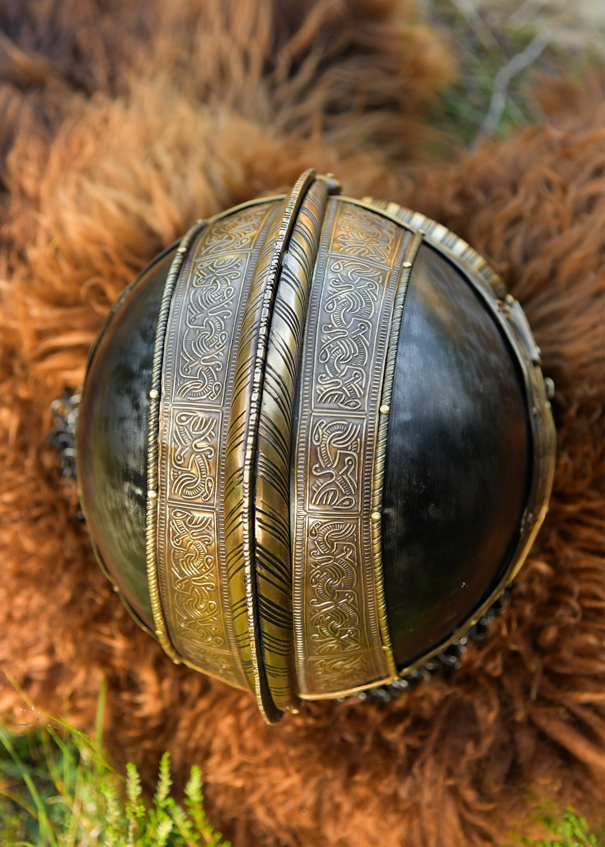 Casco Vikingo de Valsgarde con Malla de Acero - Réplica Histórica