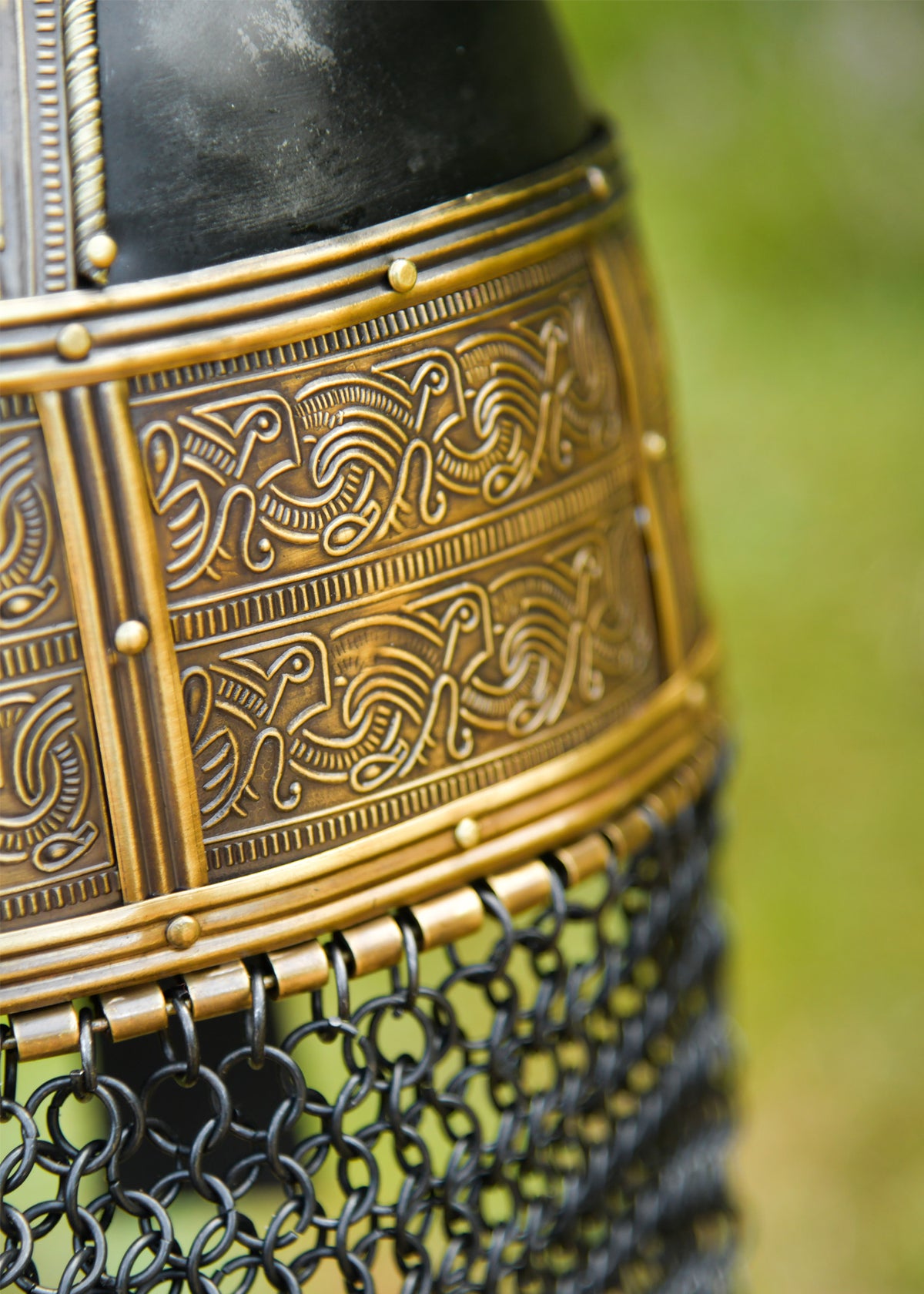Casco Vikingo de Valsgarde con Malla de Acero - Réplica Histórica