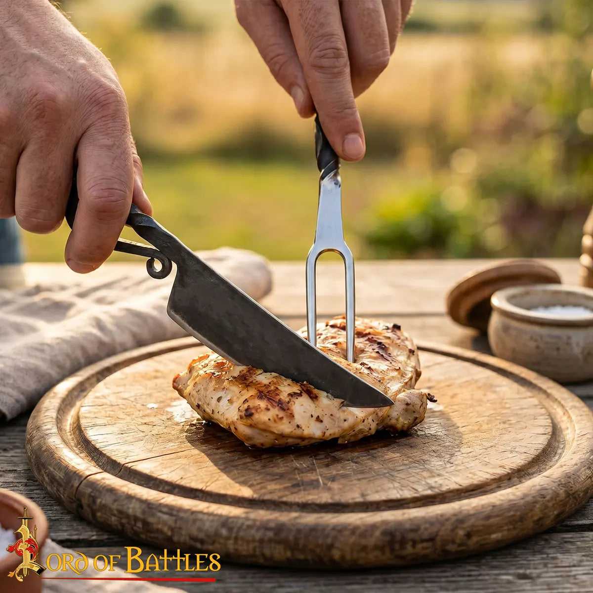 Juego de cubiertos medievales en acero inox., con funda de cuero