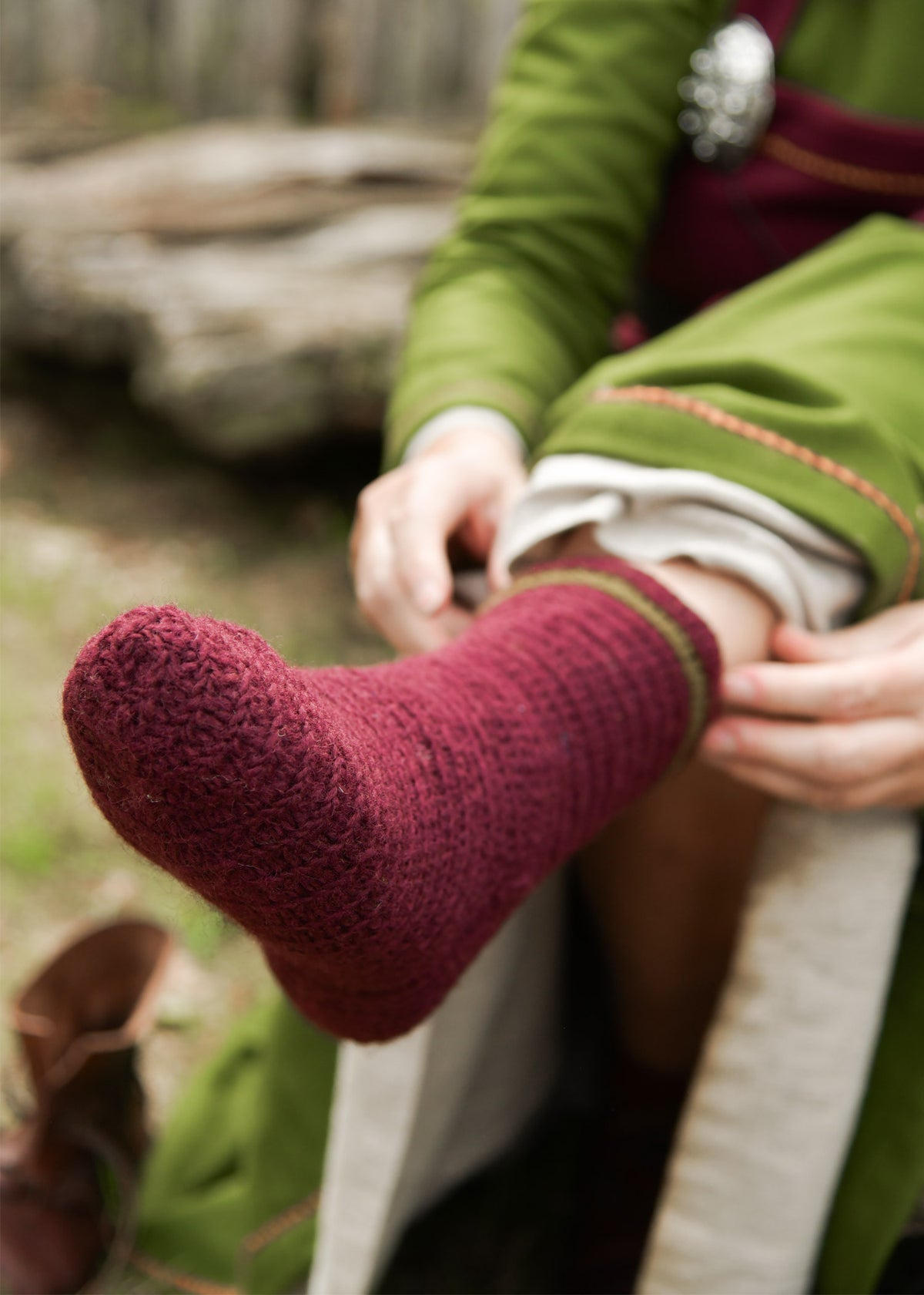 Calcetines rojos en lana tejidos a ganchillo, modelo Forseti