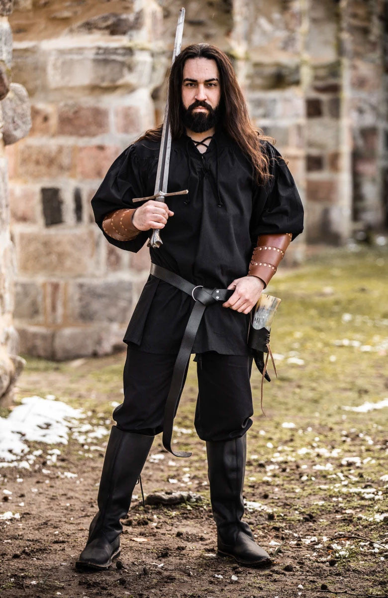 Camisa medieval modelo Ulrich, color negro