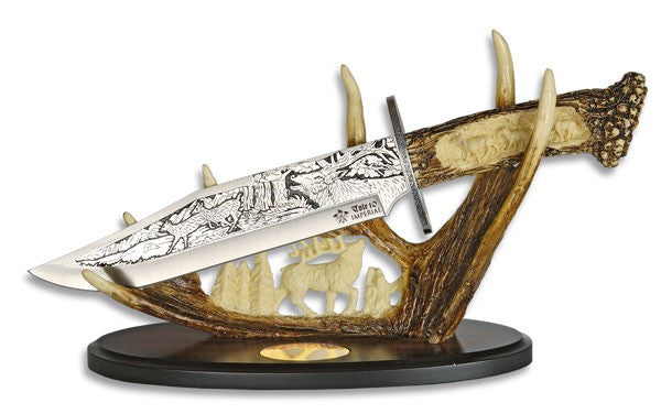 Cuchillo decorativo de caza con peana