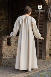 Vestido medieval modelo Rus Lilia, Blanco Natural
