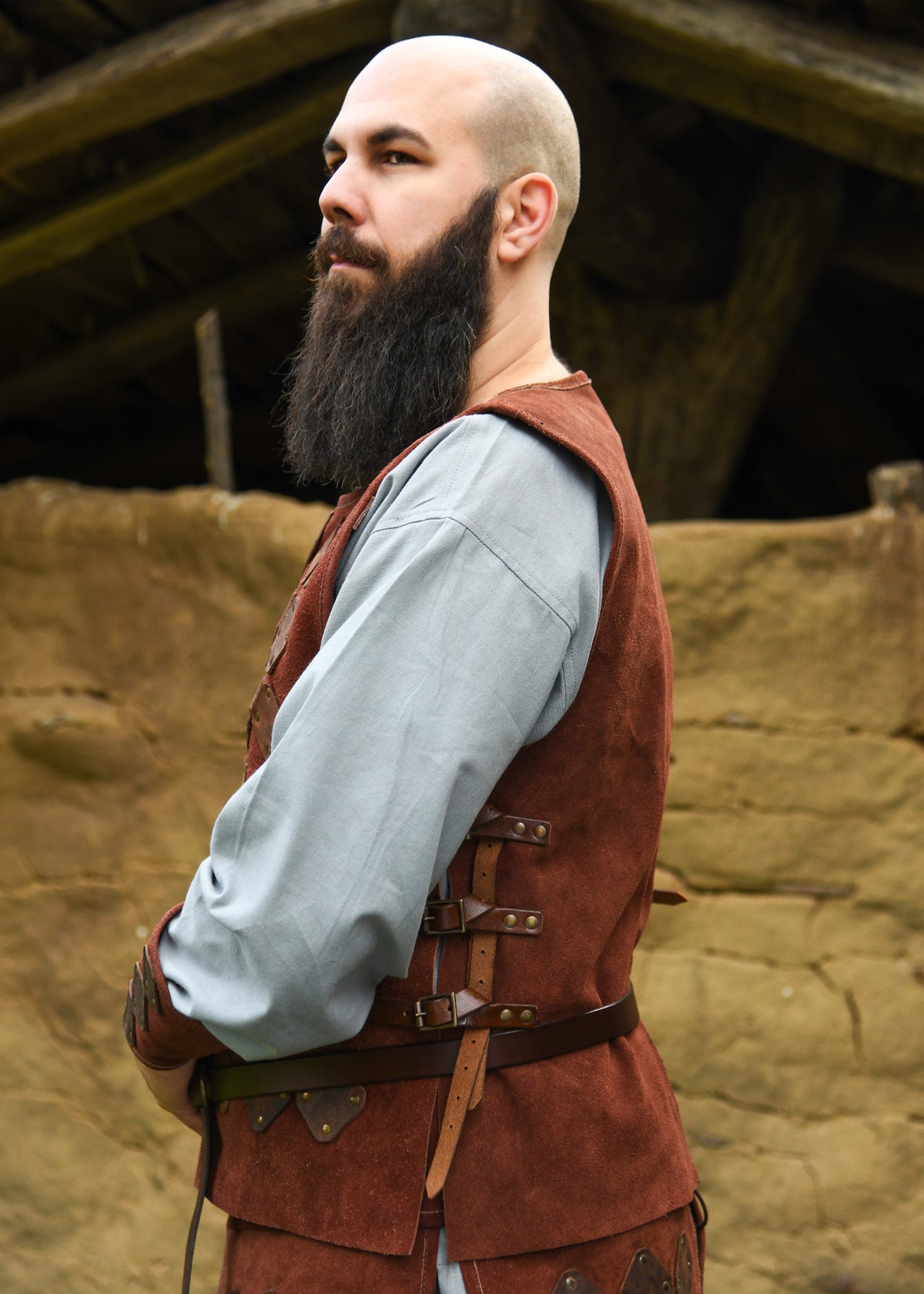 Peto medieval cuero modelo Vidar, color marrón