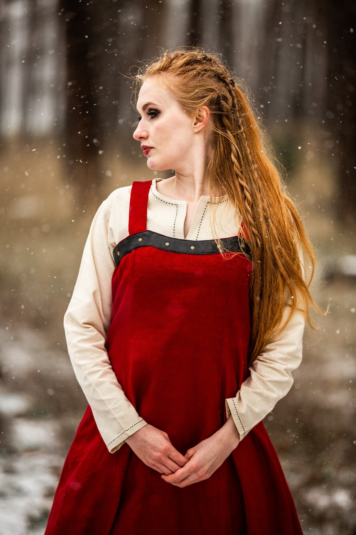 Sobrevestido vikingo Alena en lino, color Rojo